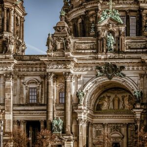 Fra tegnebræt til virkelighed: Ikoniske bygninger i holstebro